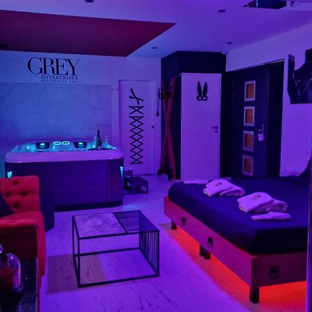 Loveroom Very Good Trip Chambre Avec Jacuzzi Privatif Staple Exteriör bild
