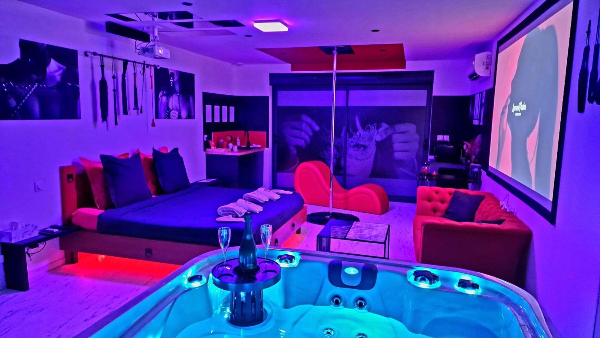 Loveroom Very Good Trip Chambre Avec Jacuzzi Privatif Staple Exteriör bild